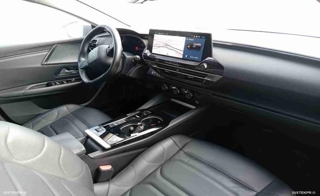 Citroen C5 X 1.6 Plug-in Hybrid Shine — zdjęcie 10