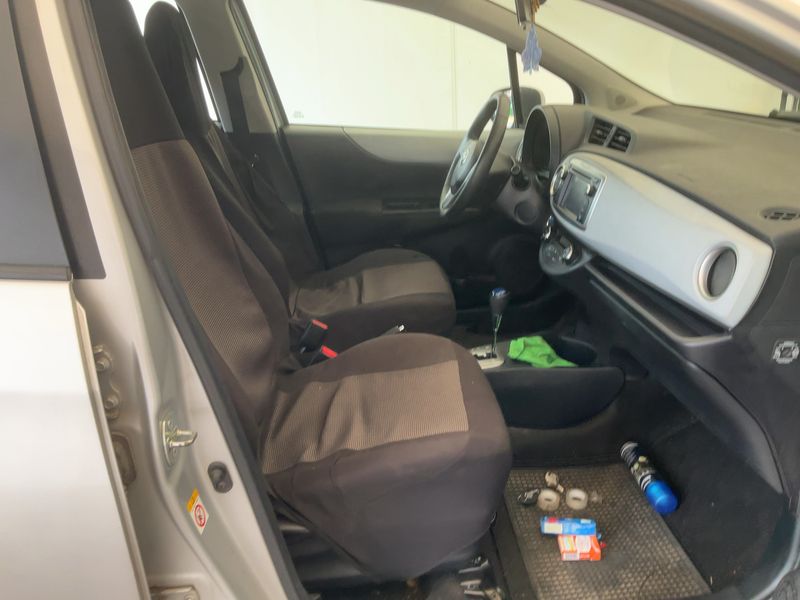 Toyota Yaris 1.5 Hybrid Lounge — zdjęcie 11
