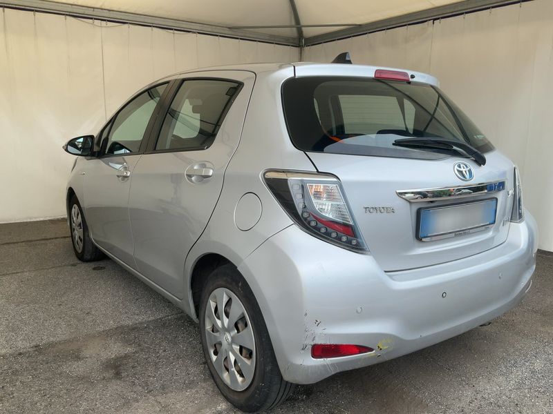 Toyota Yaris 1.5 Hybrid Lounge — zdjęcie 3