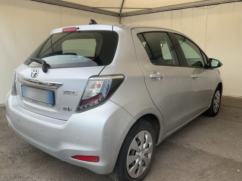 Toyota Yaris 1.5 Hybrid Lounge — zdjęcie 6