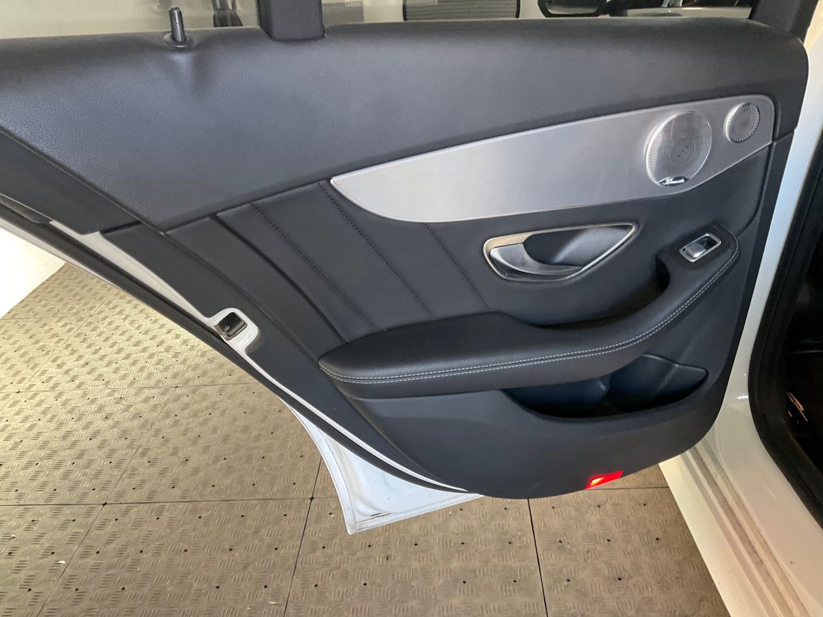 Mercedes-Benz C-Klasse 2019 — photo 39