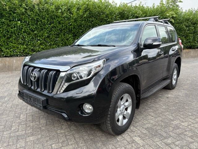 Toyota Land Cruiser 2.8 D-4D Comfort — zdjęcie 2