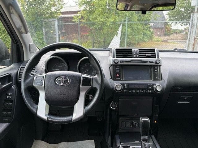 Toyota Land Cruiser 2.8 D-4D Comfort — zdjęcie 11