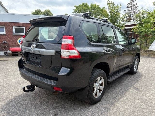 Toyota Land Cruiser 2.8 D-4D Comfort — zdjęcie 5
