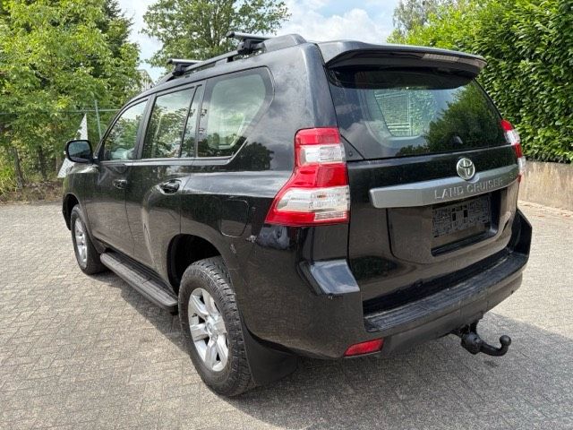 Toyota Land Cruiser 2.8 D-4D Comfort — zdjęcie 3