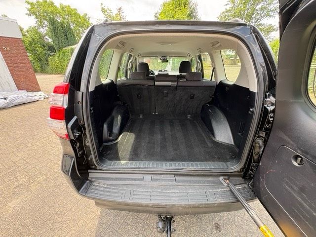 Toyota Land Cruiser 2.8 D-4D Comfort — zdjęcie 9