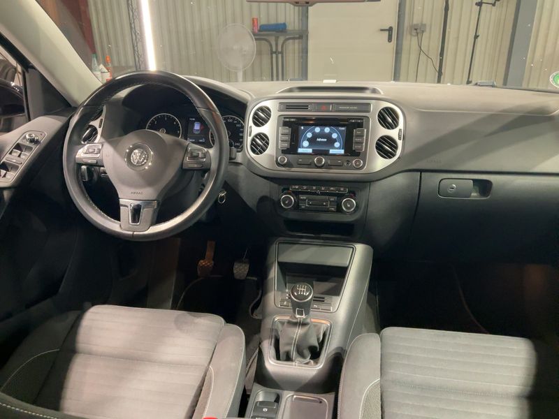 Volkswagen Tiguan 2.0 TDI Sport & Style 4Motion 2015 – снимка 17