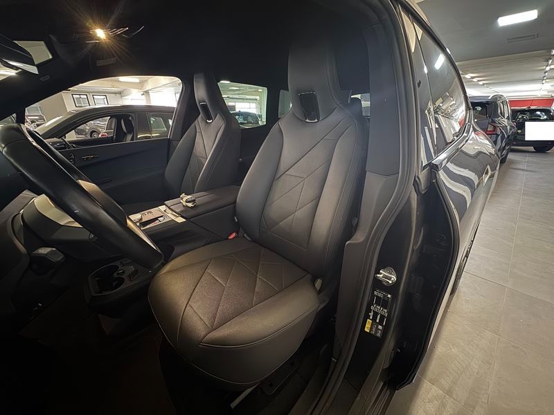 BMW iX iX 40 xDrive — zdjęcie 14
