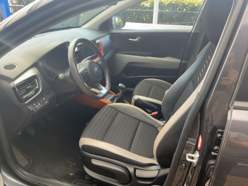Kia Stonic 1.0 TGDI Spirit — zdjęcie 11
