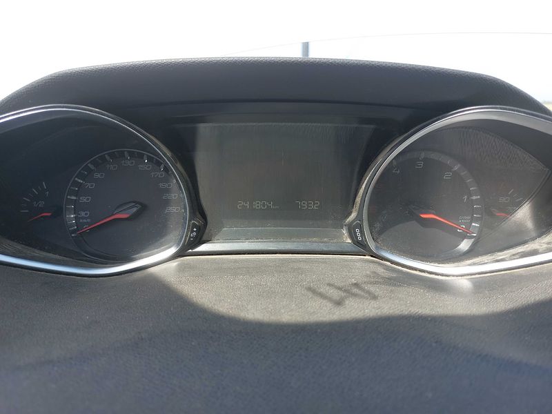 Peugeot 308 1.6 Blue-HDi Premium Pack — zdjęcie 12