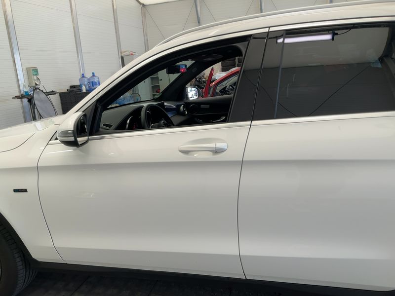 Mercedes-Benz GLC-Klasse GLC 300e 4Matic — zdjęcie 4