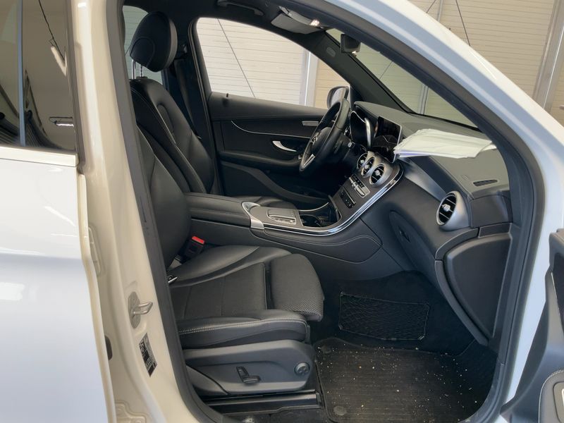 Mercedes-Benz GLC-Klasse GLC 300e 4Matic — zdjęcie 11