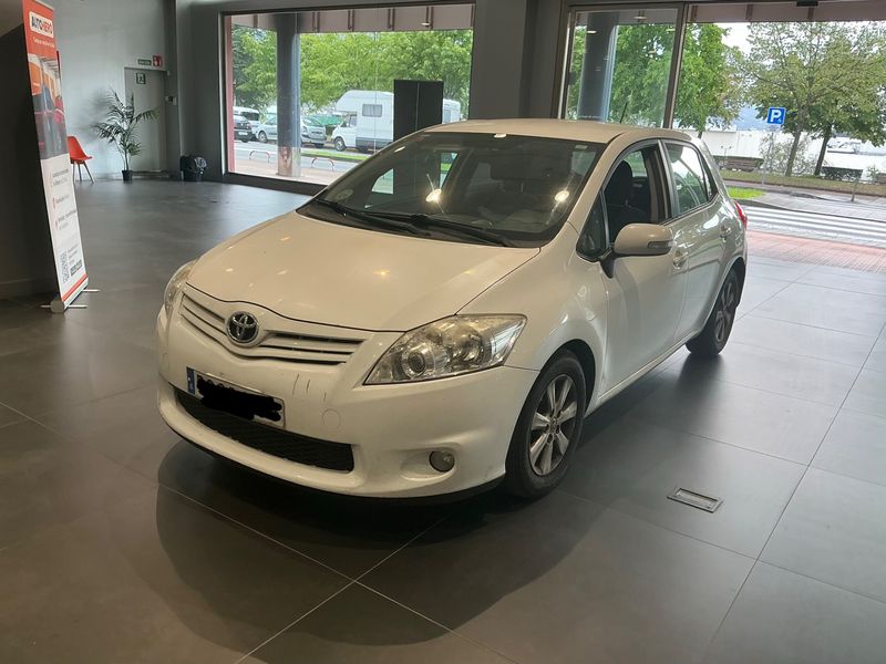 Toyota Auris 1.4 Turbodiesel Active 2011 – снимка 1