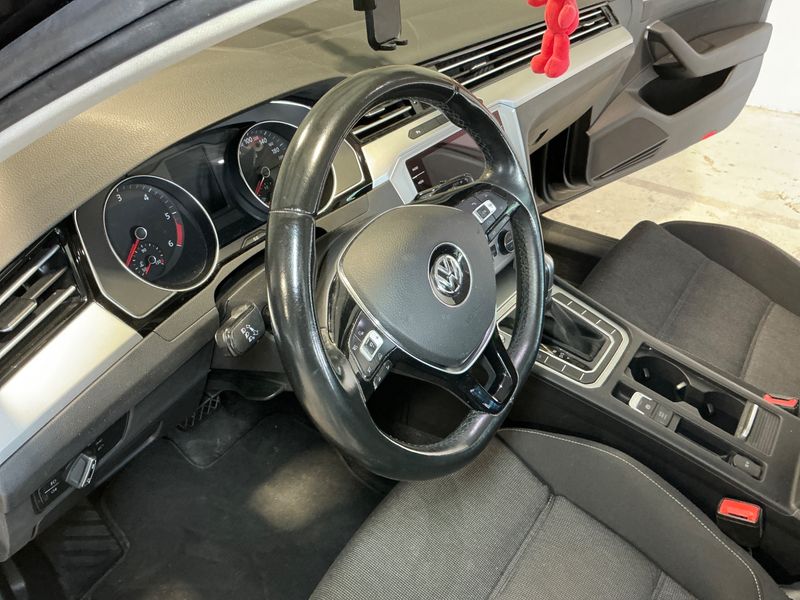 Volkswagen Passat 2.0 TDI Comfortline BlueMotion Tech 2017 – снимка 34