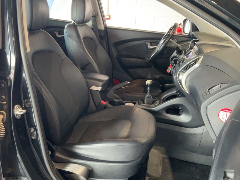 Hyundai ix35 1.7 CRDi Classic 2WD 2013 – снимка 16
