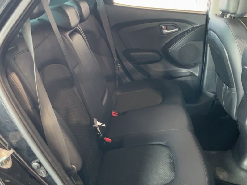 Hyundai ix35 1.7 CRDi Classic 2WD 2013 – снимка 19