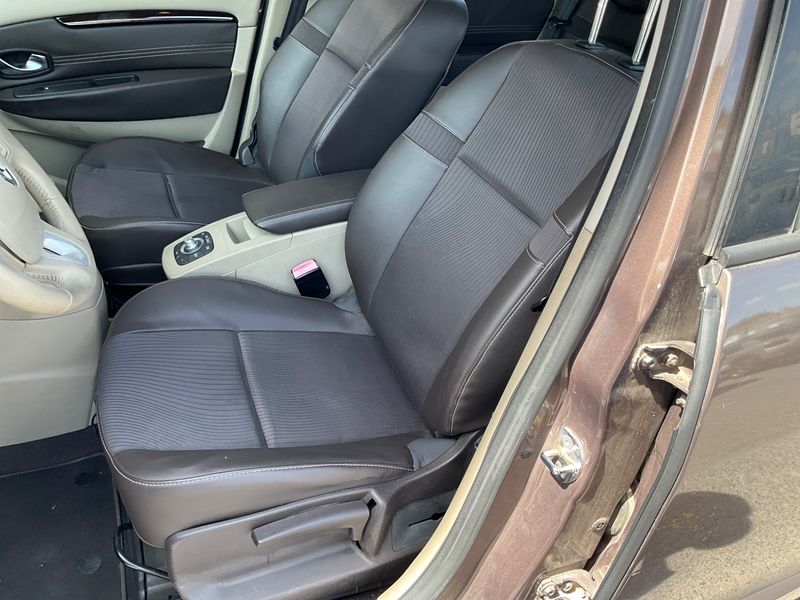 Renault Scenic 1.5 dCi Privilege 2009 – снимка 26