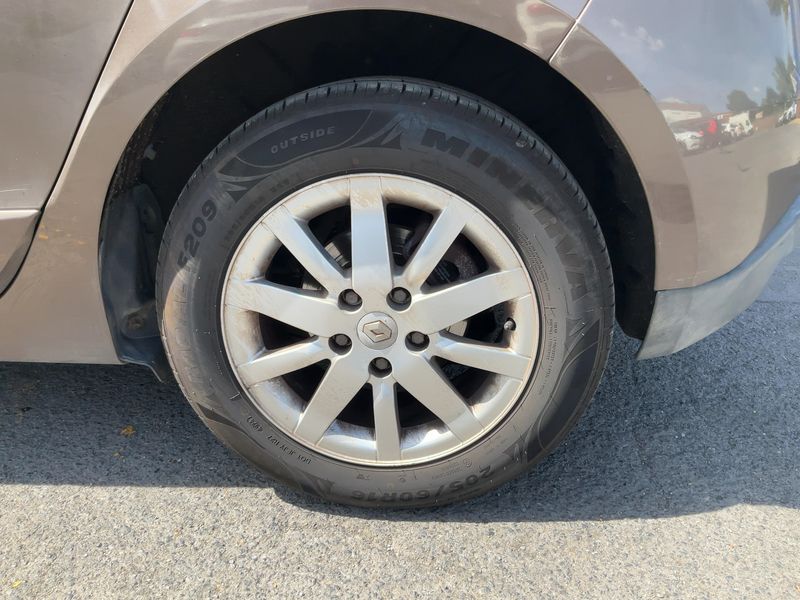 Renault Scenic 1.5 dCi Privilege 2009 – снимка 5