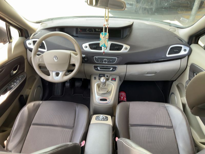 Renault Scenic 1.5 dCi Privilege 2009 – снимка 17