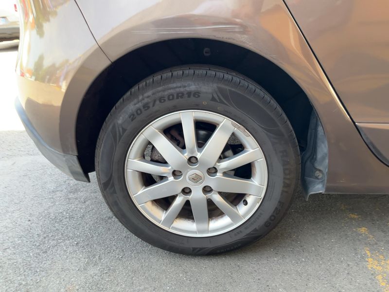 Renault Scenic 1.5 dCi Privilege 2009 – снимка 9