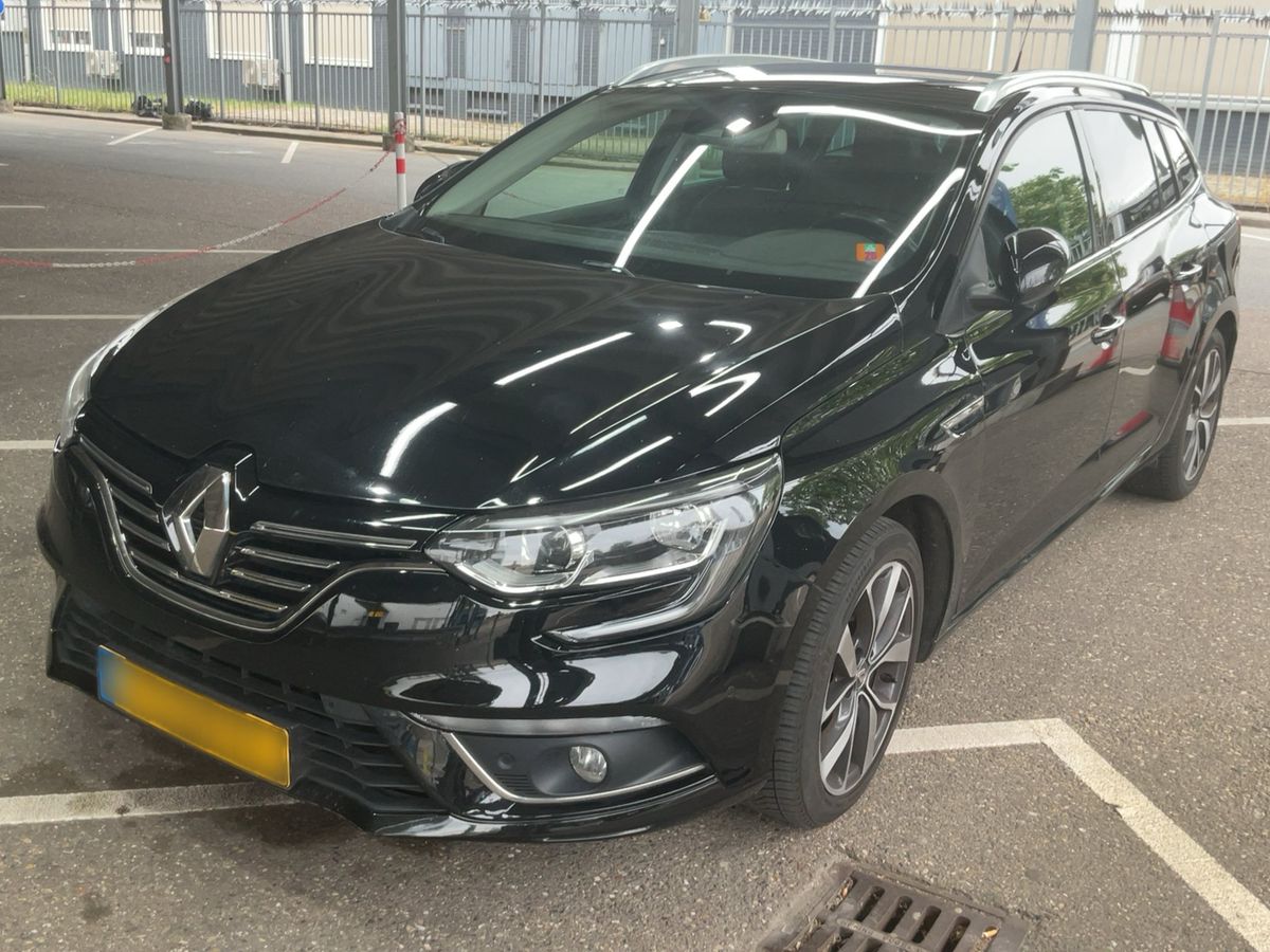 Renault Megane 2017 — photo 1