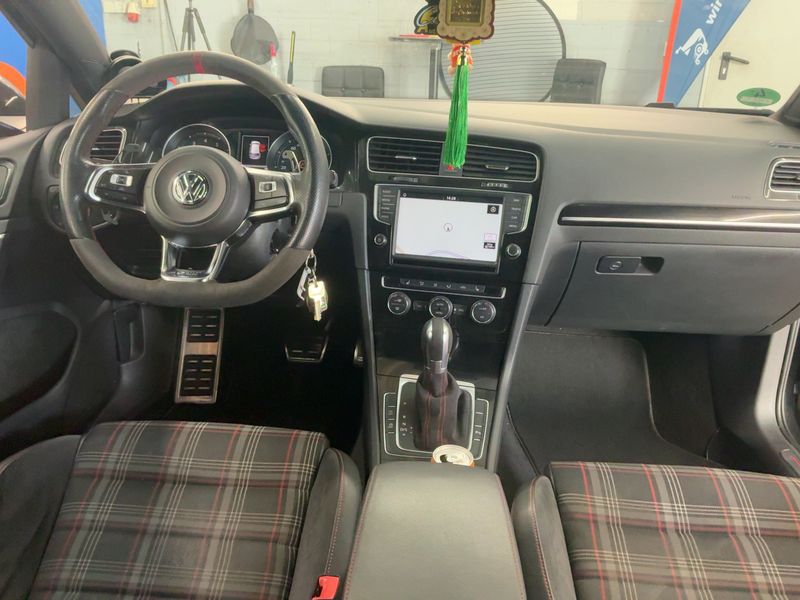 Volkswagen Golf VII 2.0 TFSI GTI "Performance" BlueMotion Tech 2016 – снимка 17