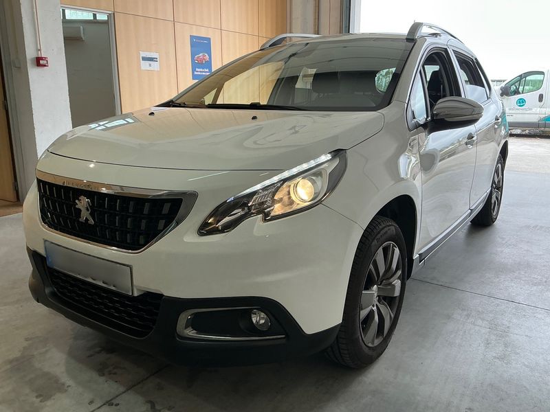 Peugeot 2008 1.2 e-VTi Style — zdjęcie 1