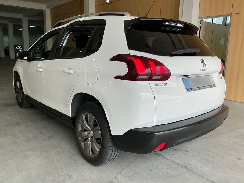 Peugeot 2008 1.2 e-VTi Style — zdjęcie 3