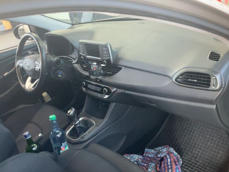 Hyundai i30 1.4 TGDI Premium — zdjęcie 12