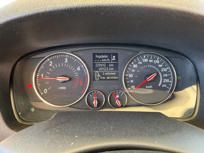 Renault Laguna 2.0 dCi Dynamique R-Link — zdjęcie 13