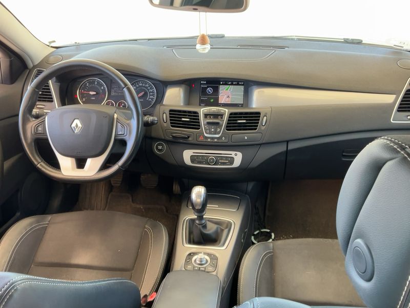 Renault Laguna 2.0 dCi Dynamique R-Link — zdjęcie 12