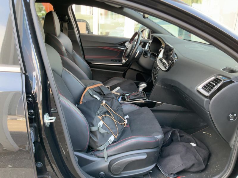 Kia pro_cee'd 1.6 TGDI GT — zdjęcie 11
