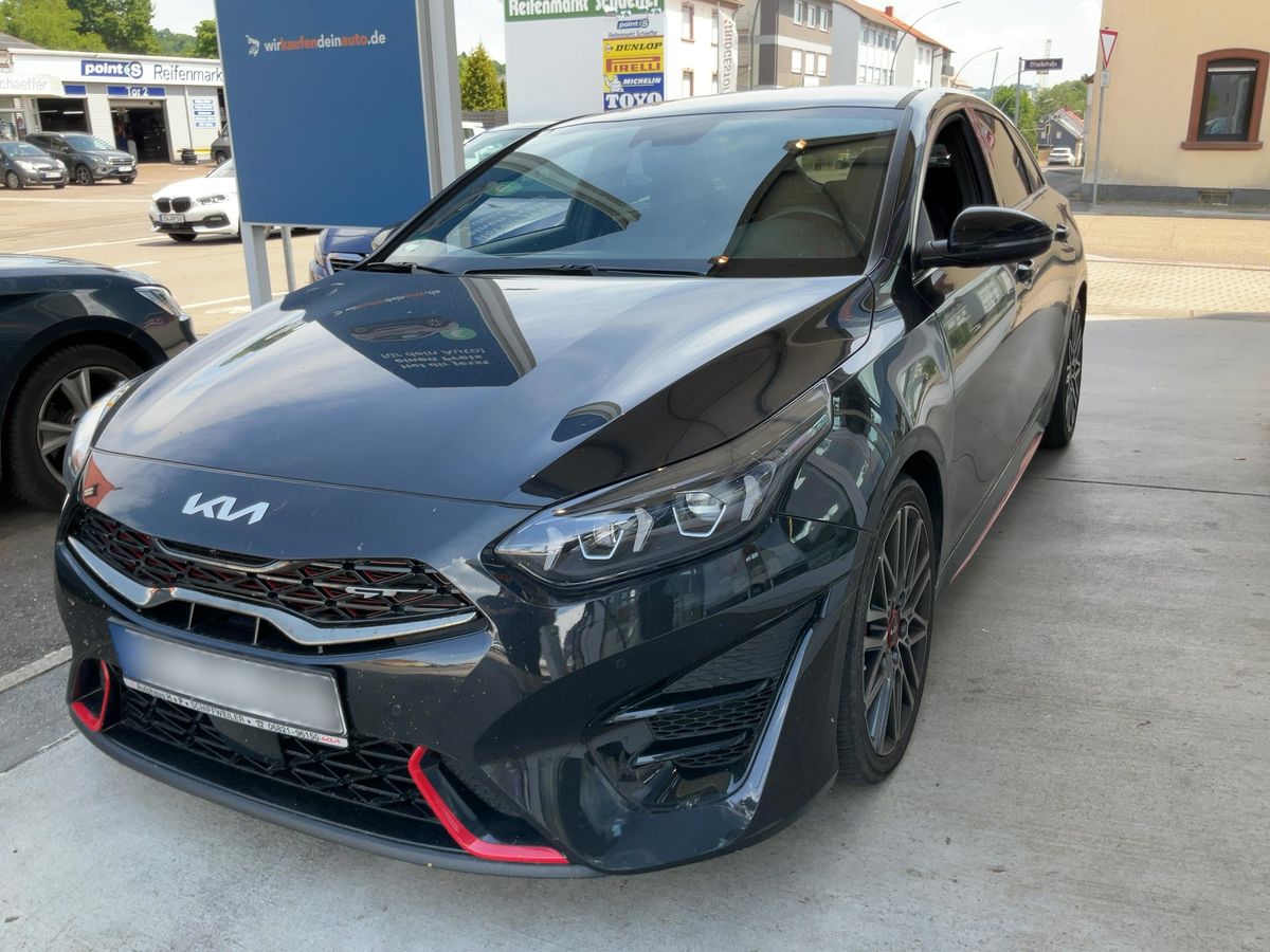 Kia pro_cee'd 2022 — photo 1