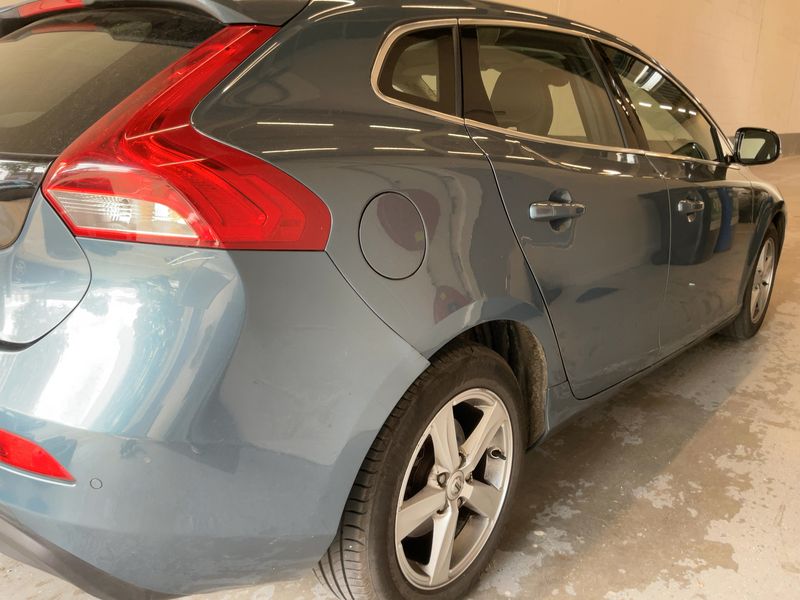 Volvo V40 1.6 D2 Momentum — zdjęcie 6