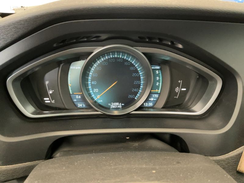 Volvo V40 1.6 D2 Momentum — zdjęcie 13