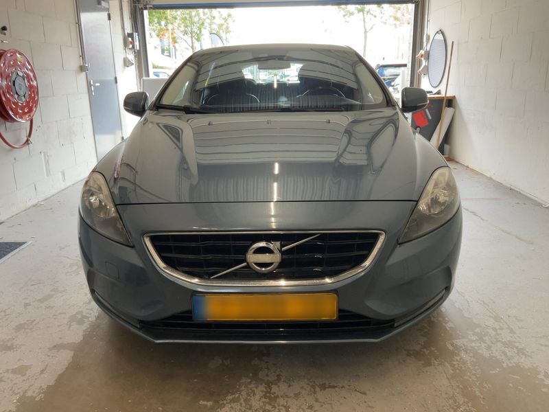 Volvo V40 1.6 D2 Momentum — zdjęcie 9