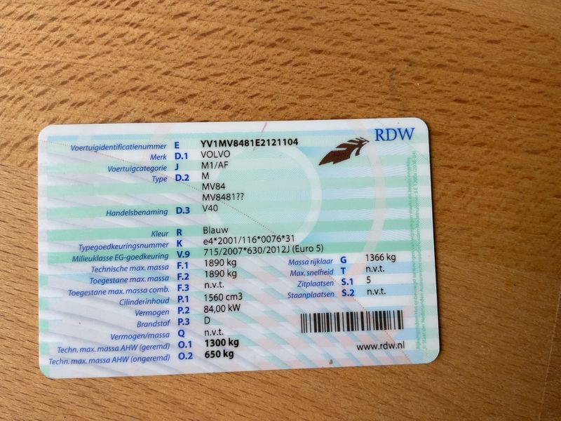 Volvo V40 1.6 D2 Momentum — zdjęcie 15