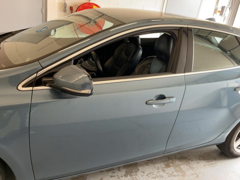 Volvo V40 1.6 D2 Momentum — zdjęcie 4