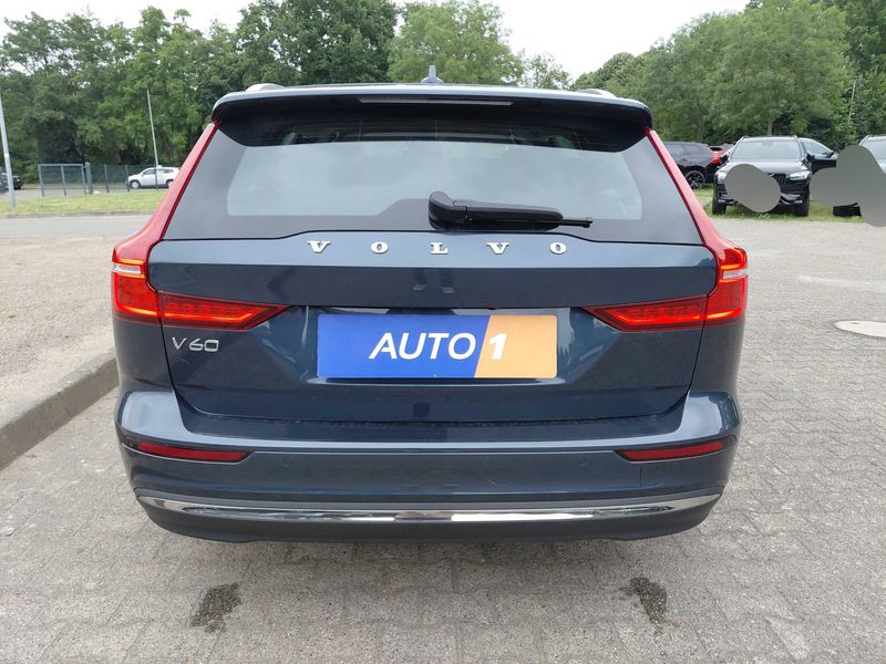 Volvo V60 2.0 T6 Recharge Plug-in Hybrid Core AWD — zdjęcie 4
