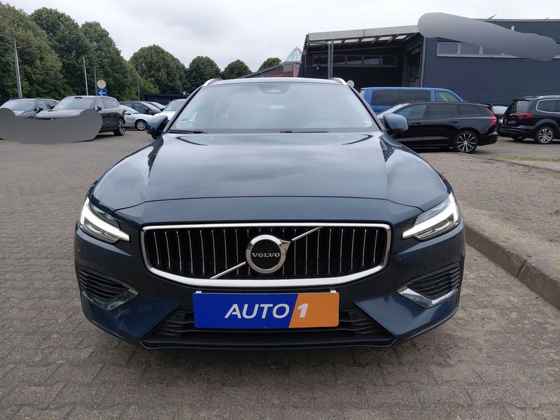 Volvo V60 2.0 T6 Recharge Plug-in Hybrid Core AWD — zdjęcie 7