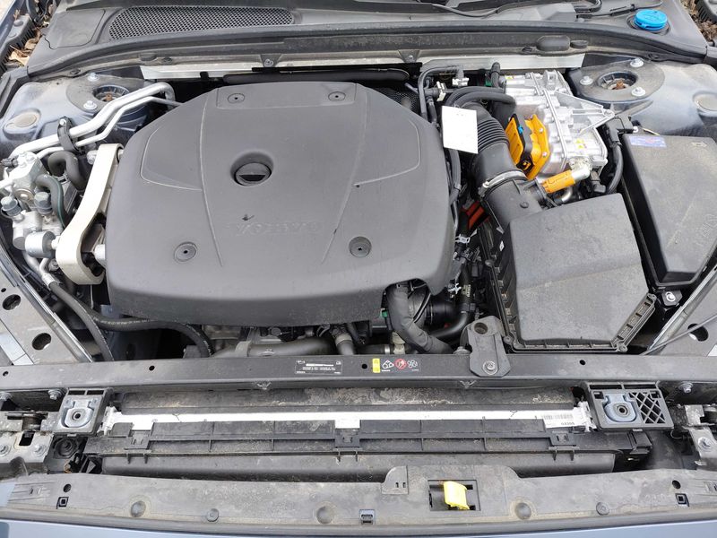 Volvo V60 2.0 T6 Recharge Plug-in Hybrid Core AWD — zdjęcie 8