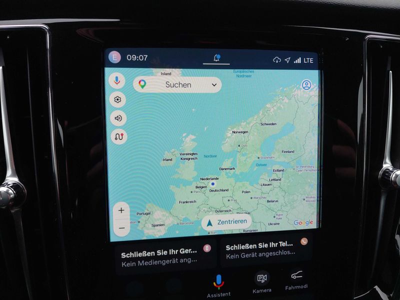 Volvo V60 2.0 T6 Recharge Plug-in Hybrid Core AWD — zdjęcie 13