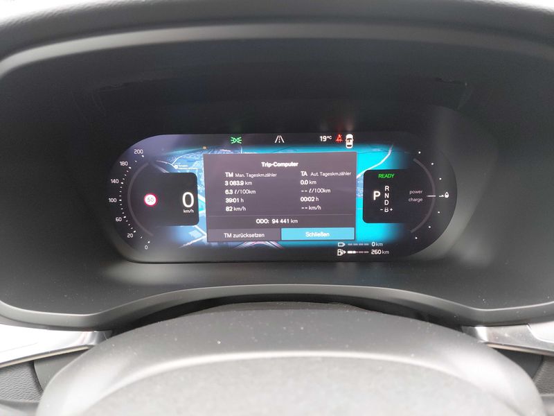 Volvo V60 2.0 T6 Recharge Plug-in Hybrid Core AWD — zdjęcie 12