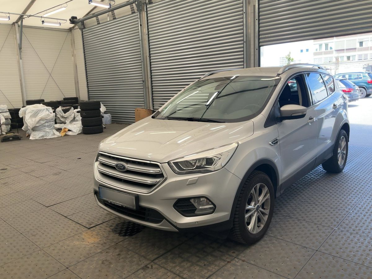 Ford Kuga 2019 — photo 1