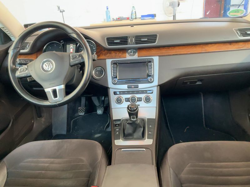 Volkswagen Passat 2.0 TDI Highline BlueMotion Tech 2012 – снимка 17