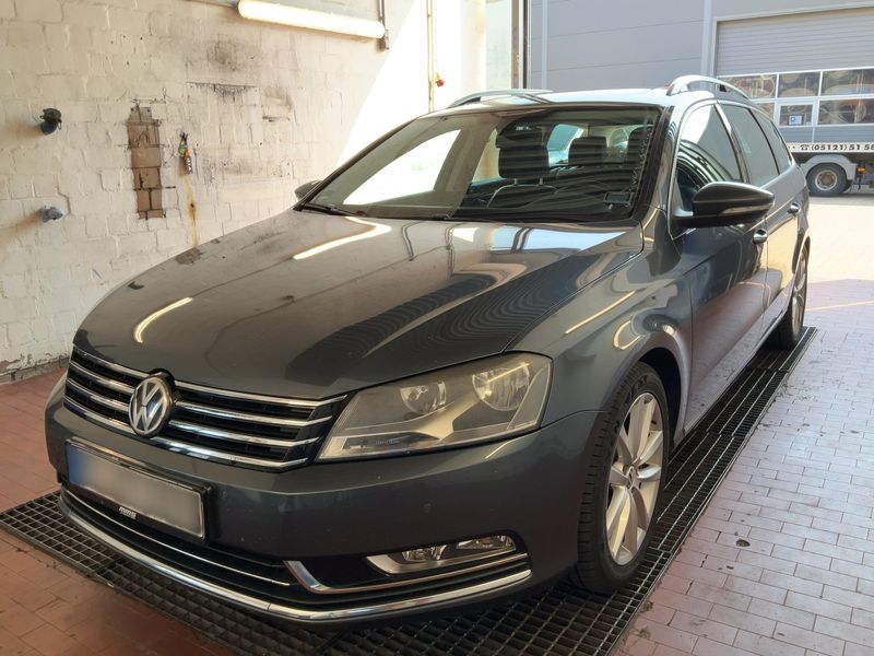 Volkswagen Passat 2.0 TDI Highline BlueMotion Tech 2012 – снимка 1