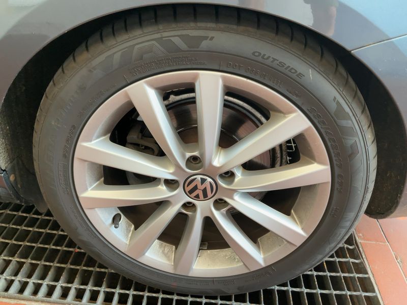 Volkswagen Passat 2.0 TDI Highline BlueMotion Tech 2012 – снимка 5