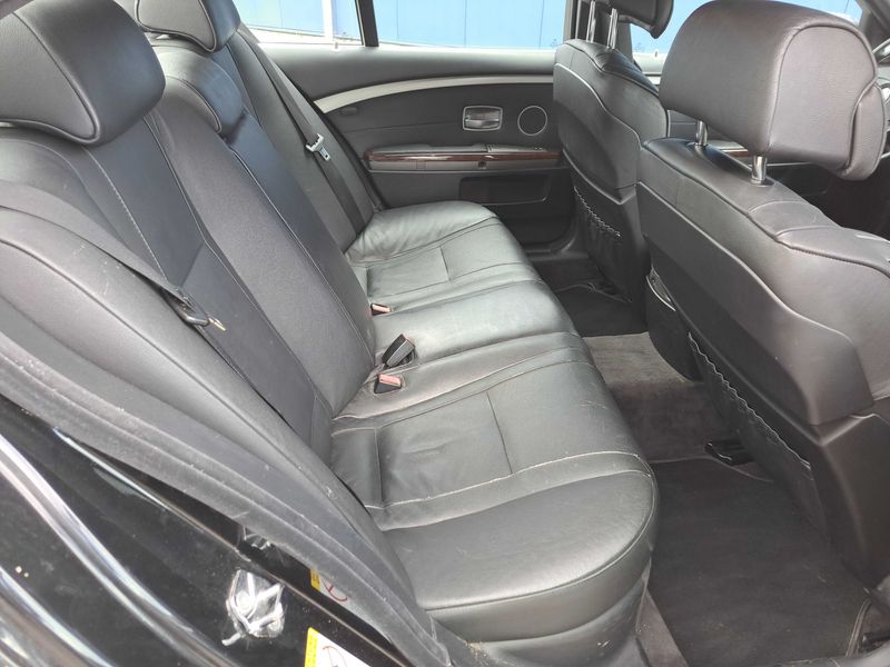 BMW 7er 750i — zdjęcie 14