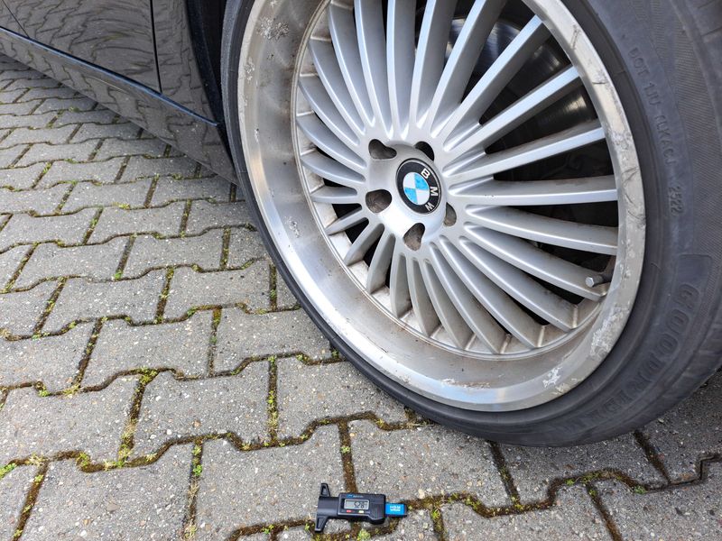 BMW 7er 750i — zdjęcie 16