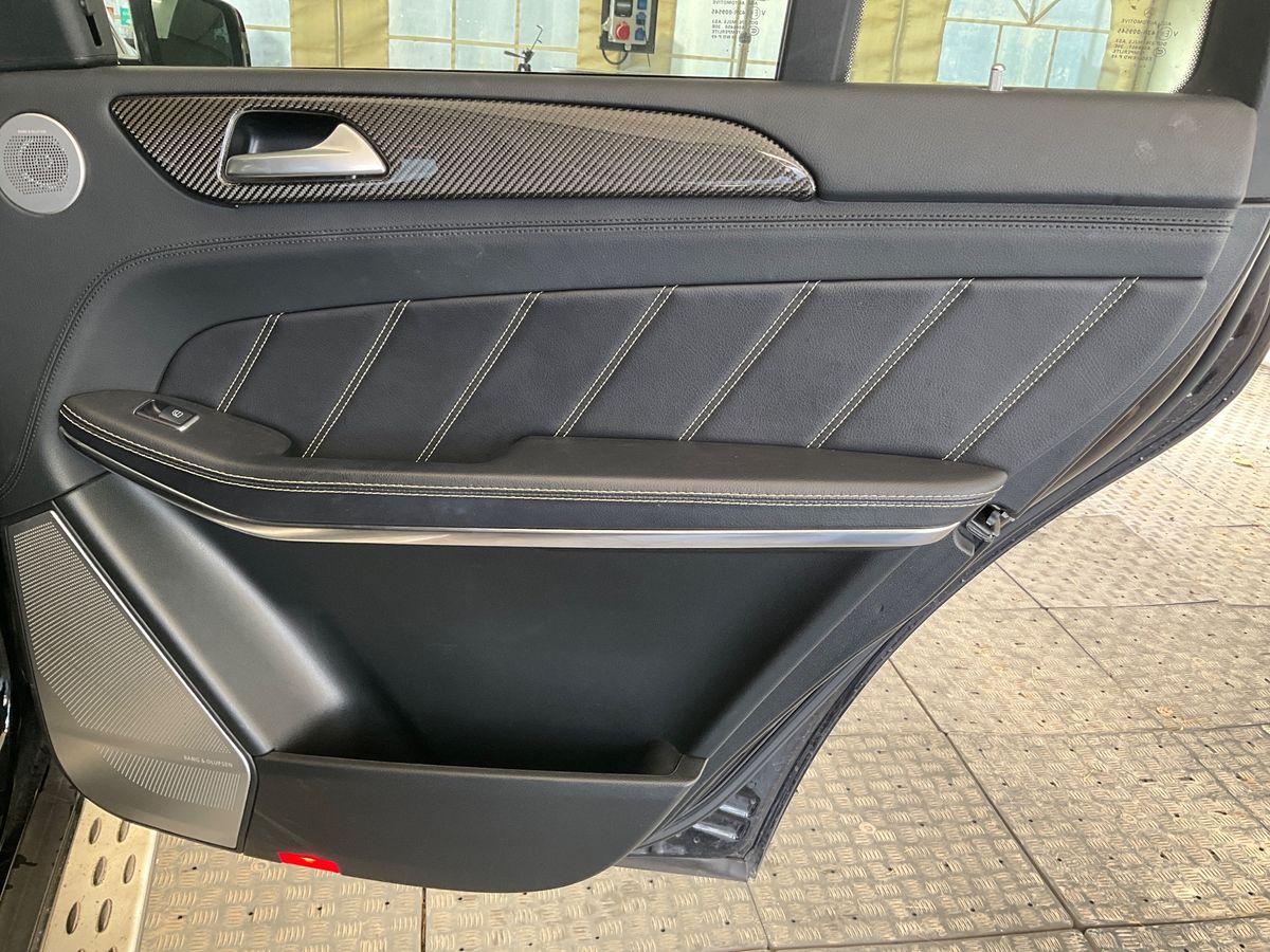 Mercedes-Benz GLS-Klasse 2017 — photo 29